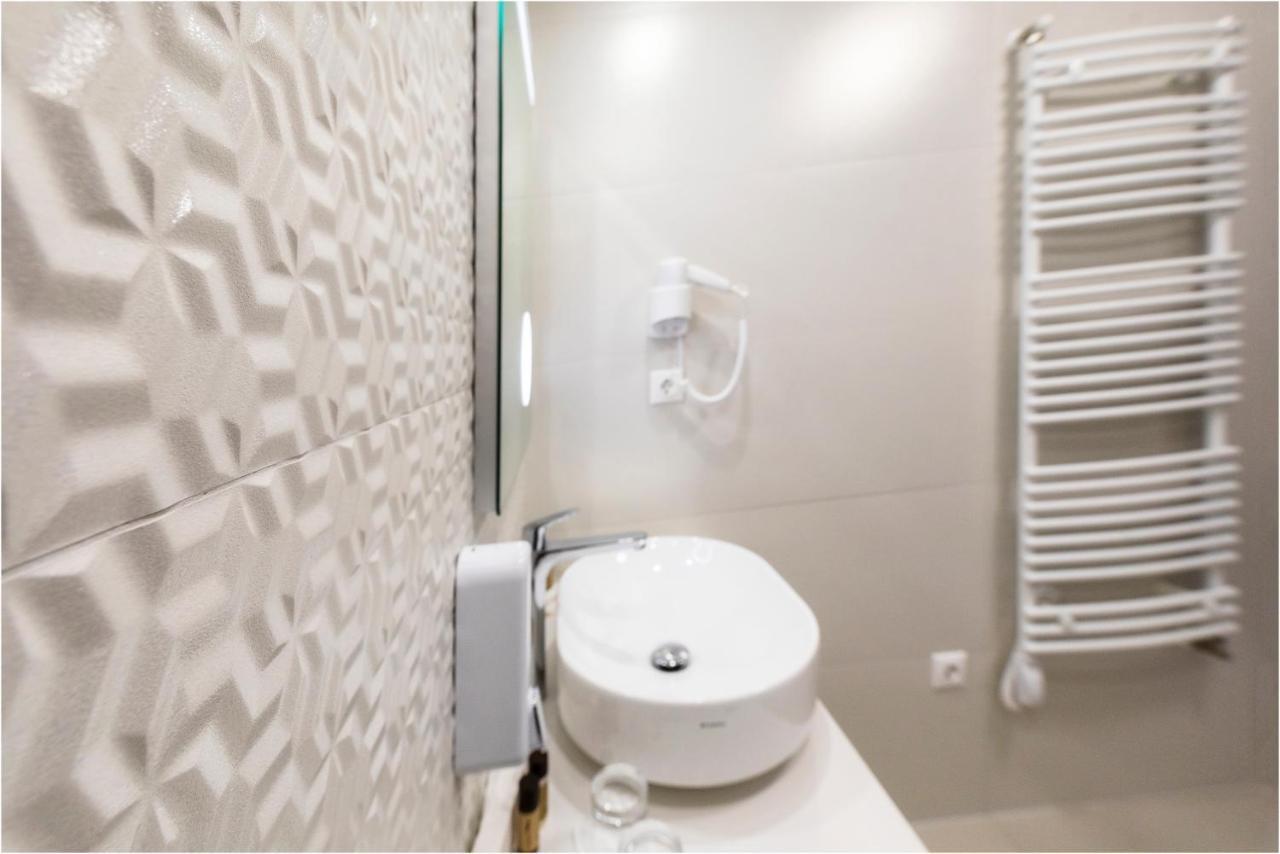Hotel Szatmari & Etterem Jászberény Eksteriør bilde